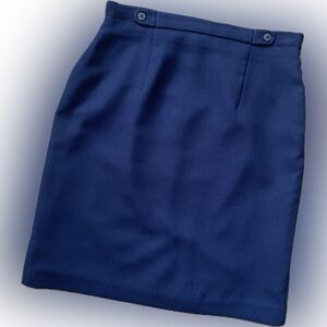 AMANDA SMITH Lined navy skirt with side zipper and button front detail, size 12